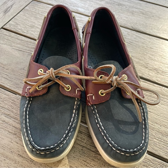 Sebago Black and Brown Flats - Picture 2 of 9
